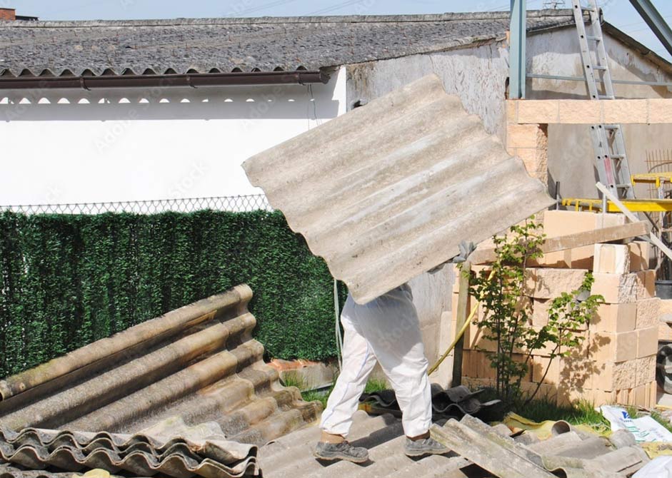 Empresa retirada de amianto controlada en Castro Urdiales