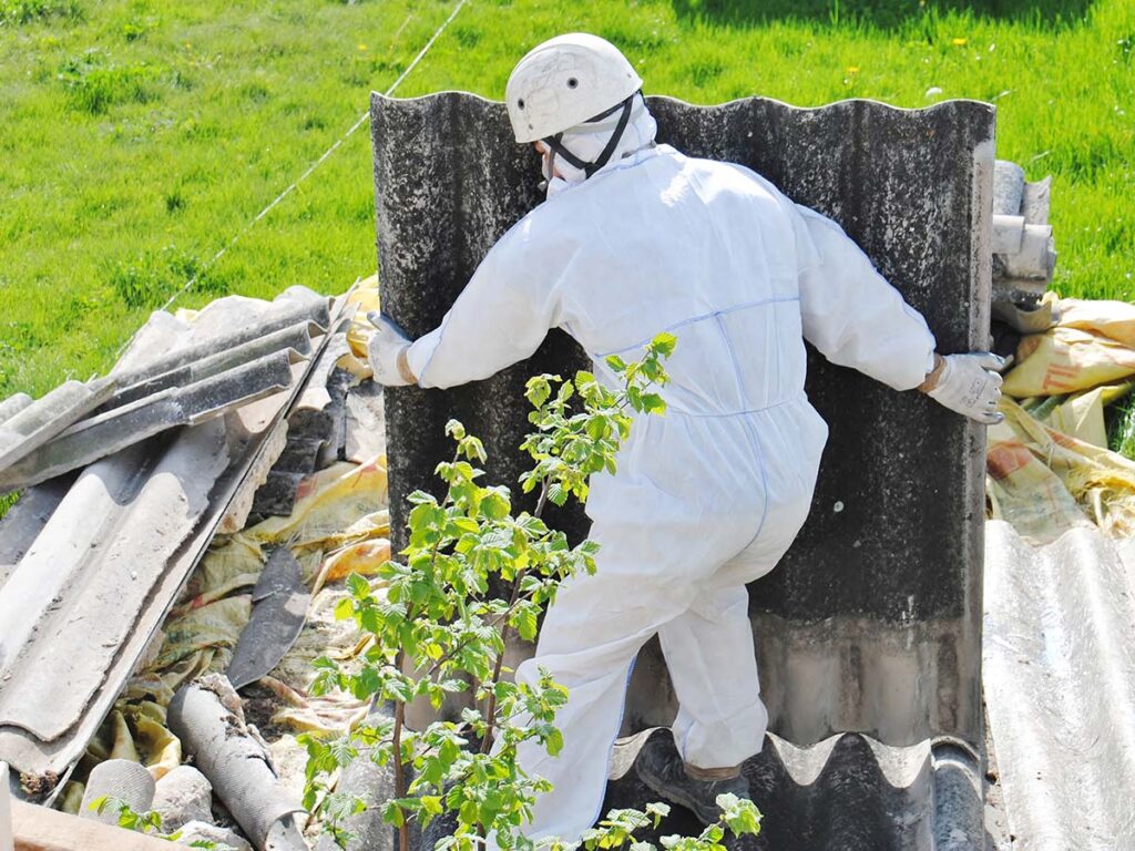 Retirada de amianto mediante trabajos verticales en Santurtzi 2